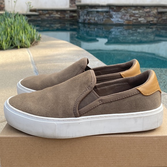 Ugg slipons - Picture 3 of 7